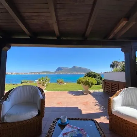 Baia Caddinas Apartment Golfo Aranci